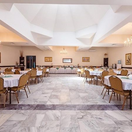 Regineh Hotel Yerevan Exterior photo