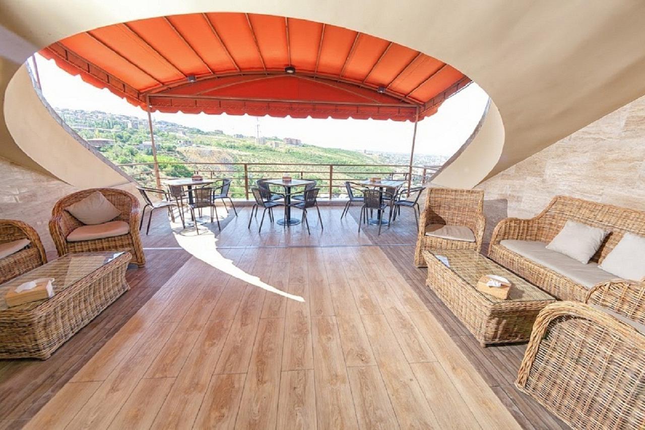 Regineh Hotel Yerevan Exterior photo