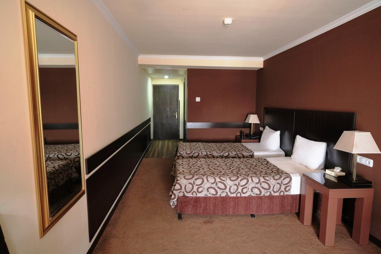 Regineh Hotel Yerevan Exterior photo