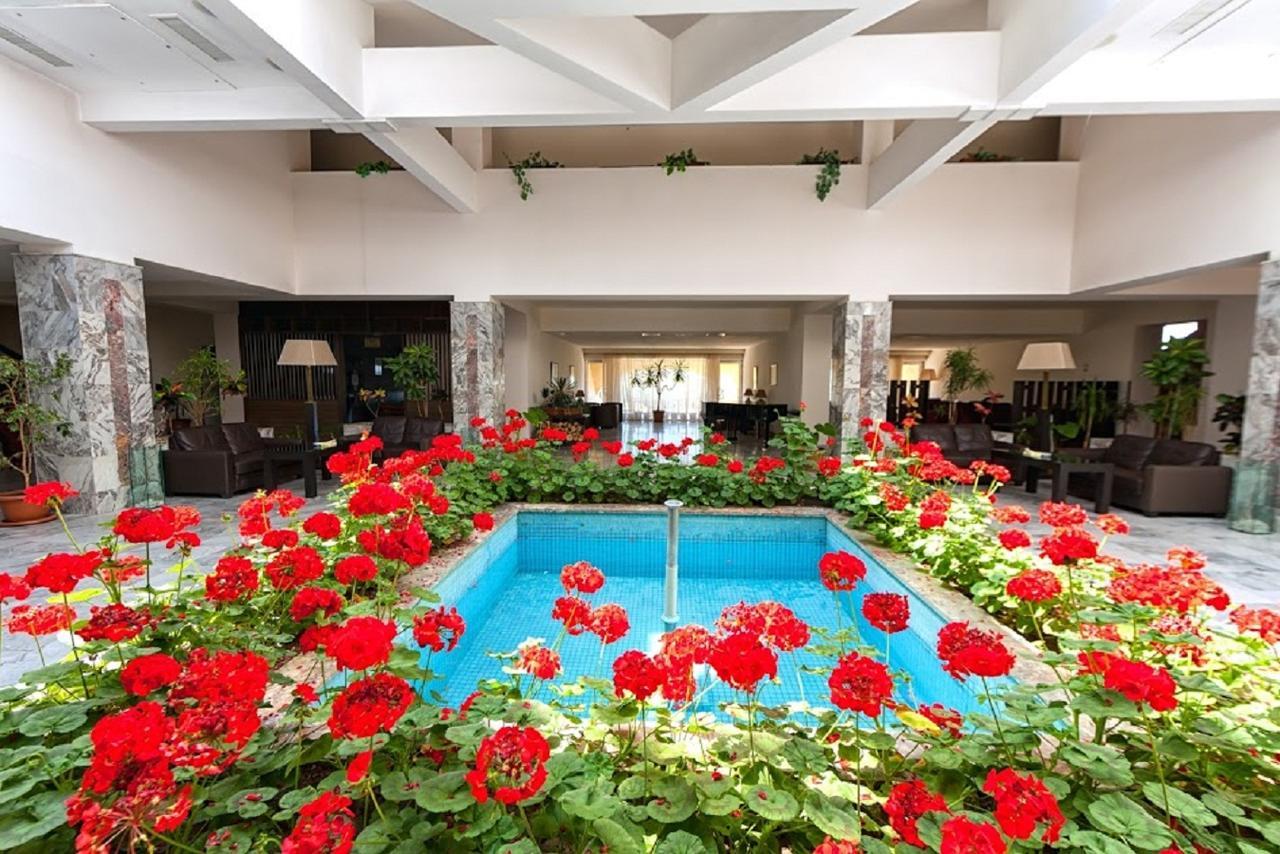 Regineh Hotel Yerevan Exterior photo